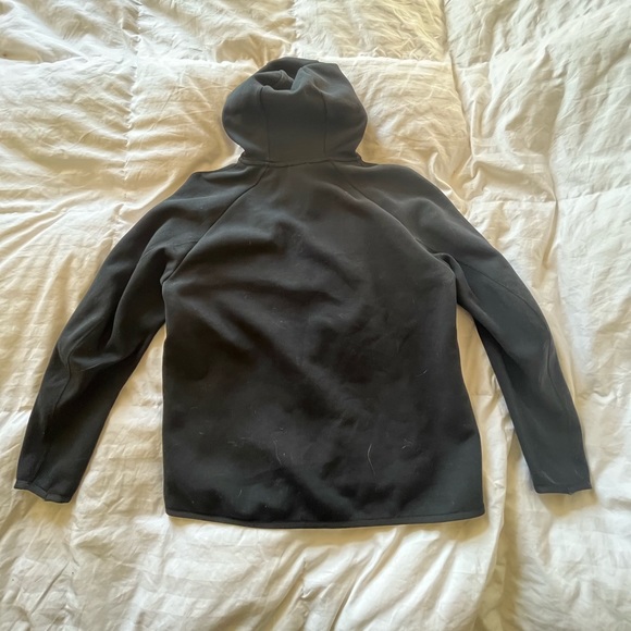 Nike Tech Fleece Sweatshirt - Picture 2 of 3